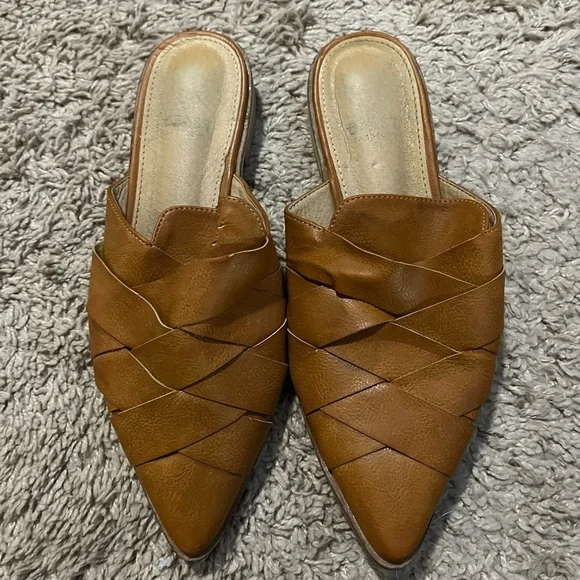 SOLD BEAST FASHION woven mules in cognac - Picture 8 of 8